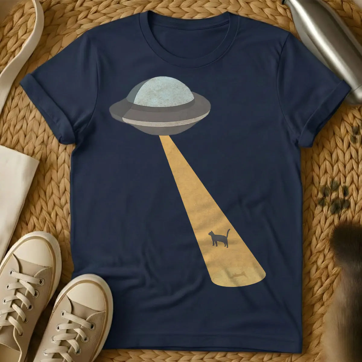 Cool UFO Cat Shirt - Navy T-Shirt - alien observer cat, conspiracy cat, cosmic feline